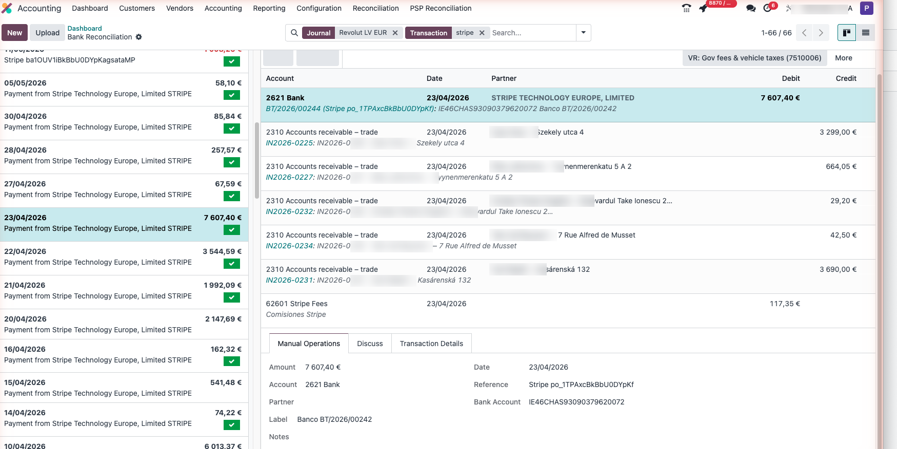 Bank reconciliation in Odoo splitting a Stripe payout across invoices